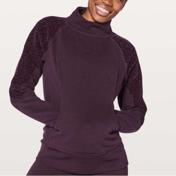 Lululemon Pullover - Small